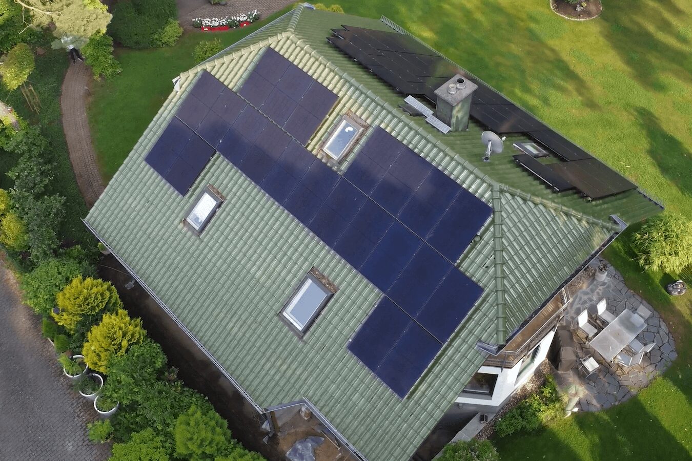 Einfamilienhaus mit PV-System, Speicher und Wärmepumpe