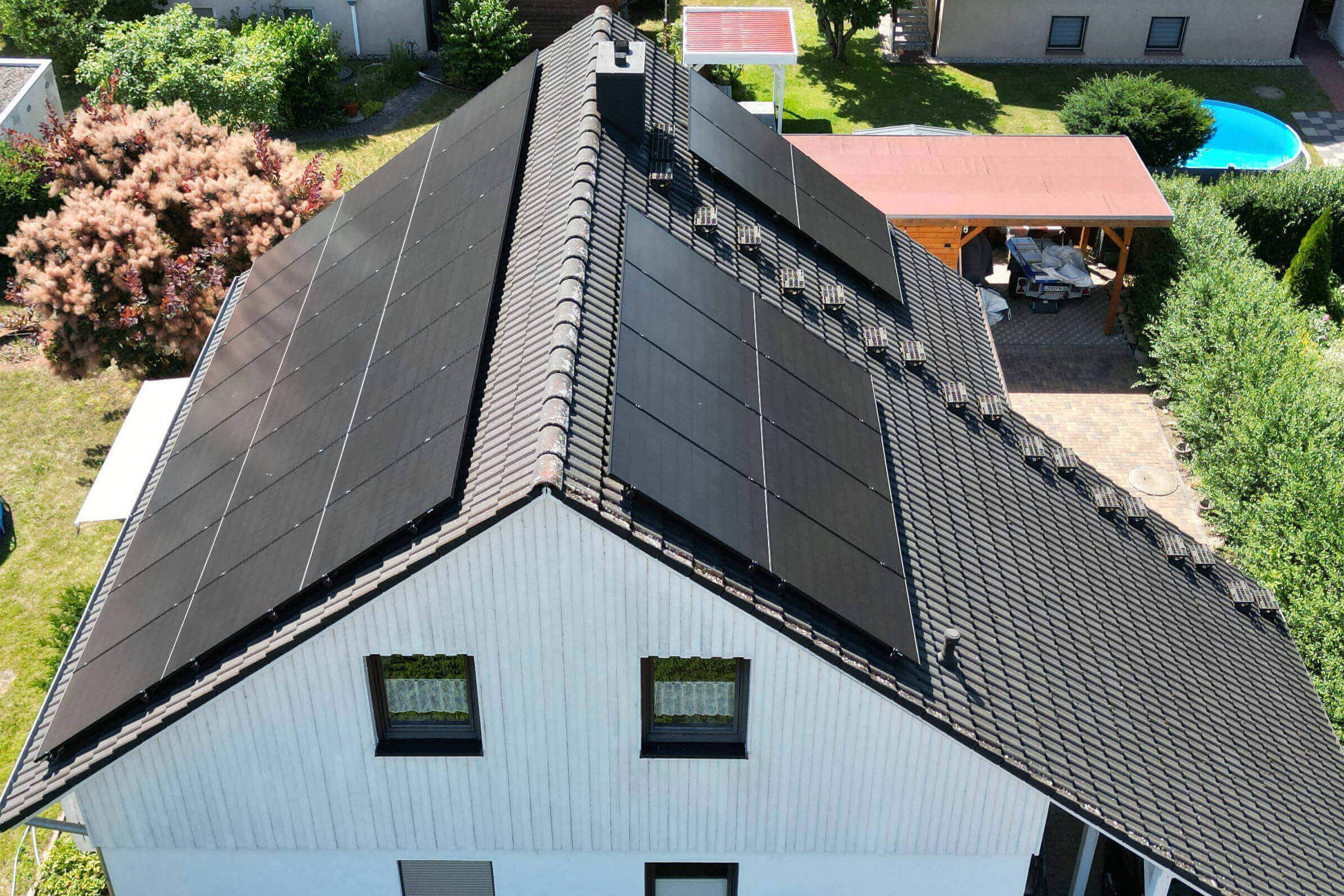 Einfamilienhaus mit PV-System, Speicher und Wärmepumpe